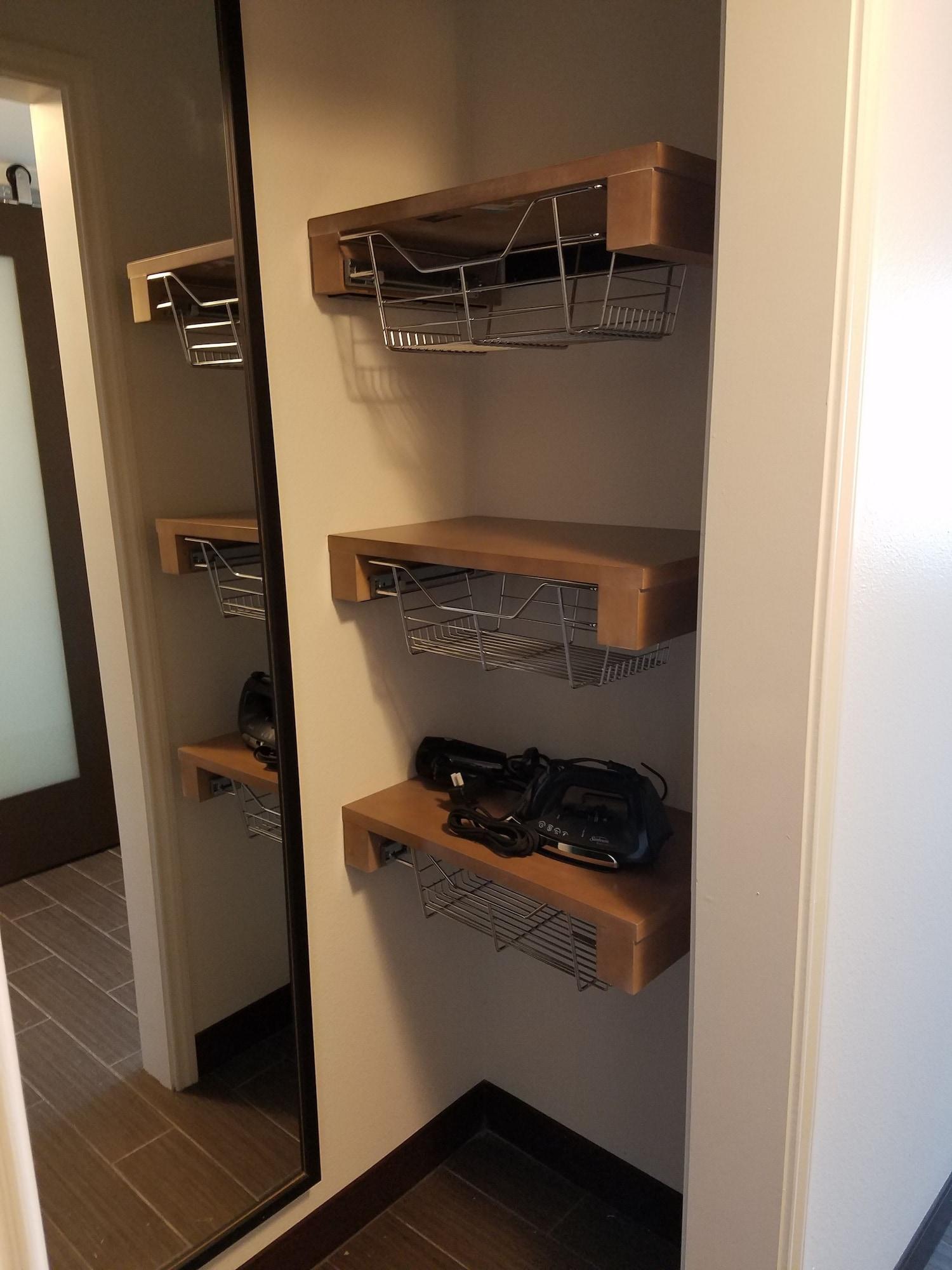 Kozy Hotel Houston North Westfield Экстерьер фото