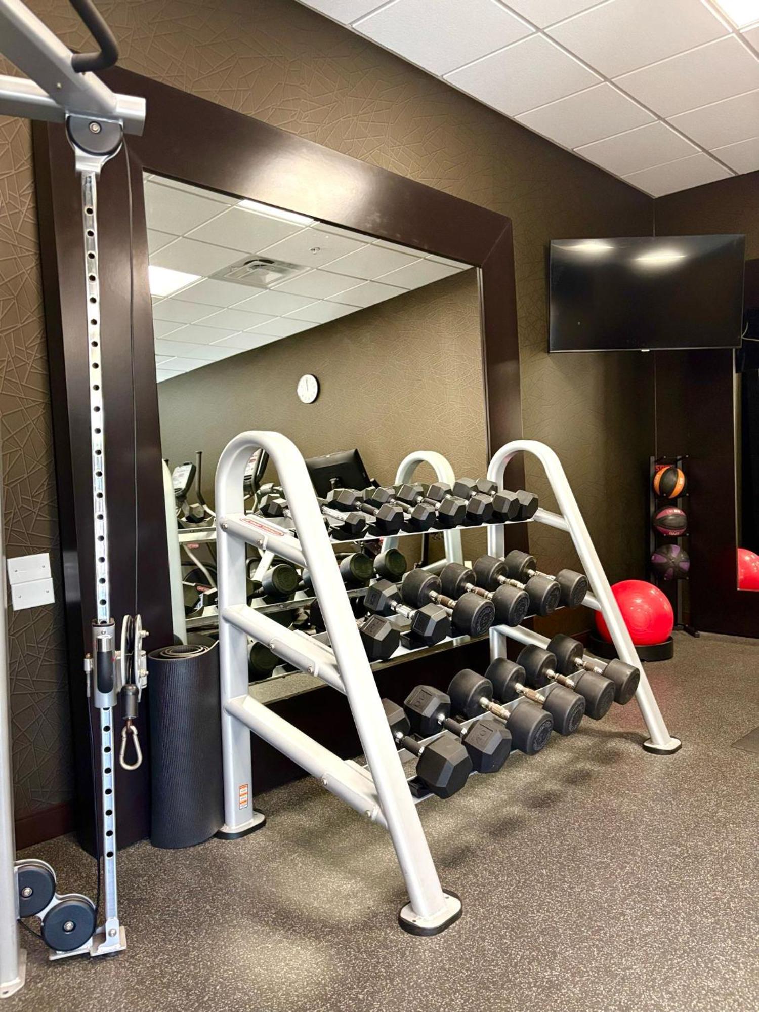 Kozy Hotel Houston North Westfield Экстерьер фото